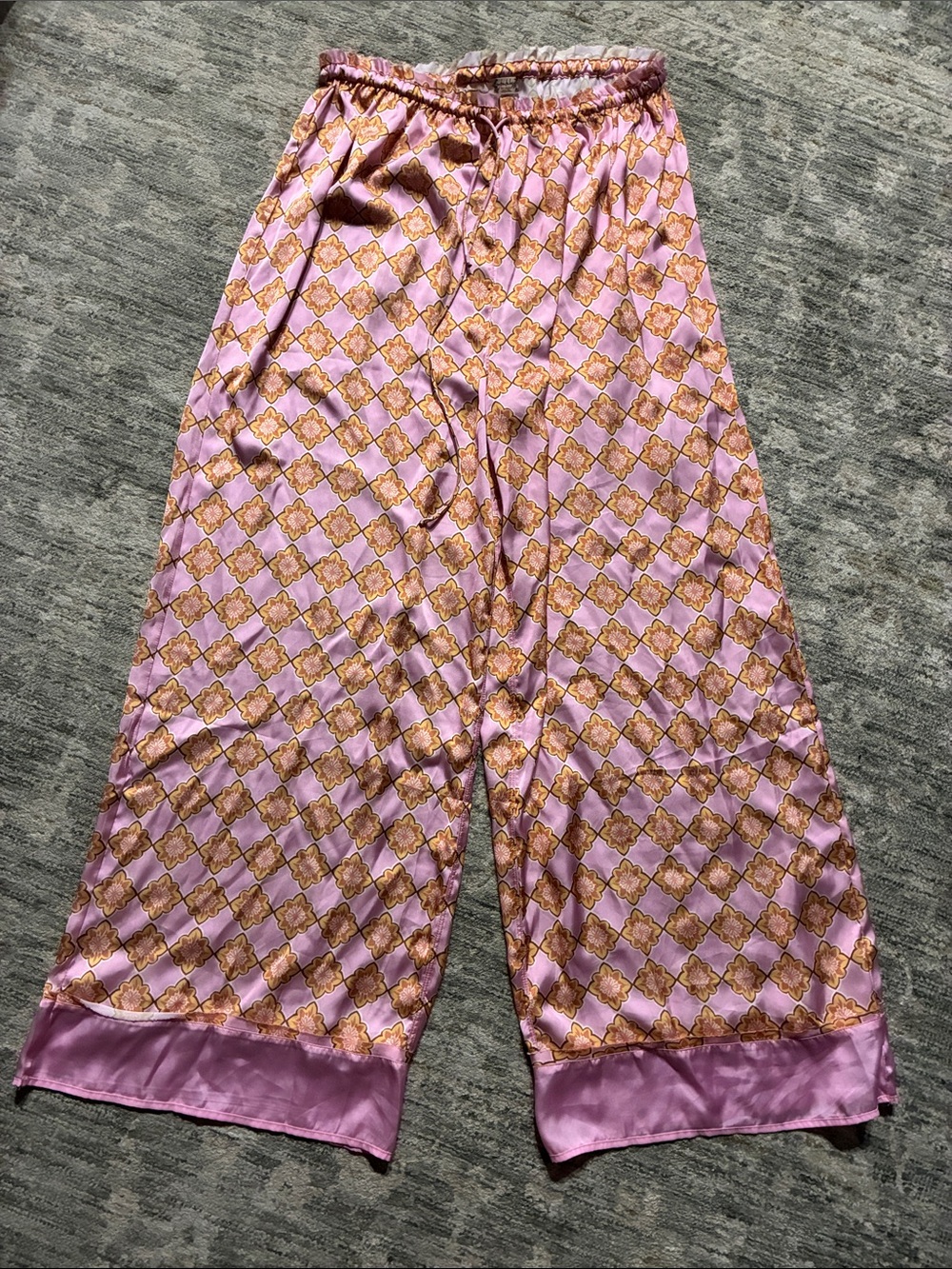Intimately Free People -Silky Pink Patterned Wide-Leg Pajama Pants - small